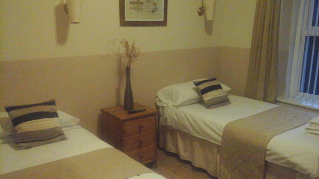 Dillwyn'S Hotel Pontardawe Extérieur photo