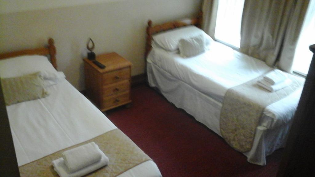 Dillwyn'S Hotel Pontardawe Extérieur photo